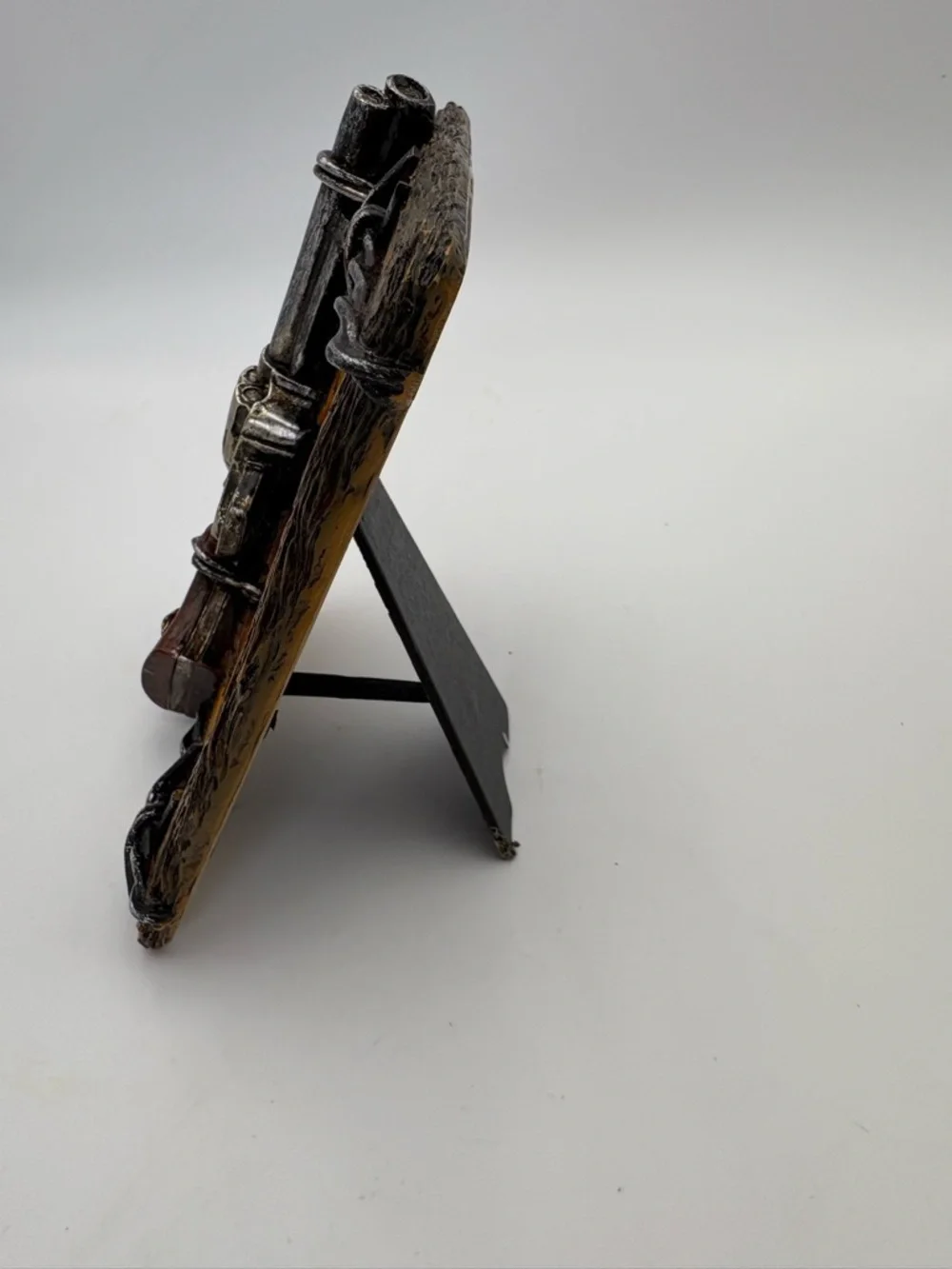 Western Revolver Picture Frame - Oval for 4x6 Photo